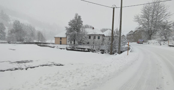 Gatačka sela i dalje odsječena zbog poplava