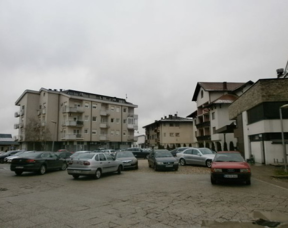 У Српцу поскупио паркинг, за пензионере  дупло?!