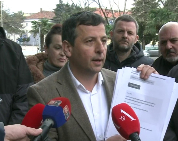 Ko je donio odluku da se kupi firma Rašida Serdarova?