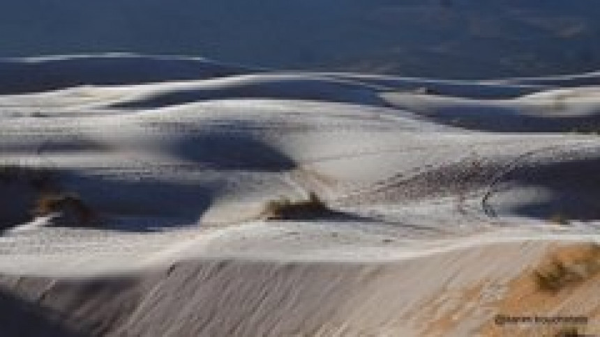 Nevjerovatno: Pao snijeg u pustinji i prekrio dine