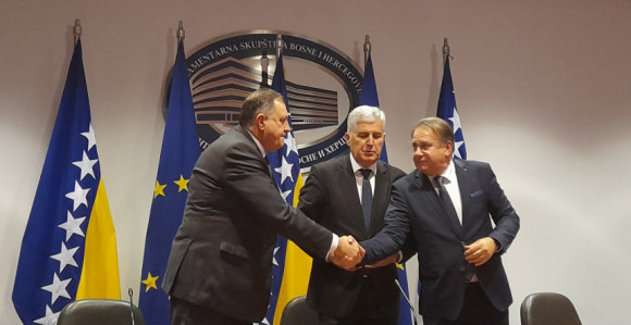 Gdje je najavljeni program Osmorke, SNSD-a i HDZ-a?