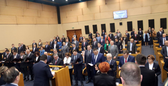 Kako radi Vlada Srpske bez dva ministra? Građani i ne znaju ko su novi ministri!