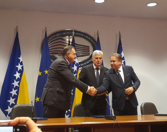 Gdje je najavljeni program Osmorke, SNSD-a i HDZ-a?