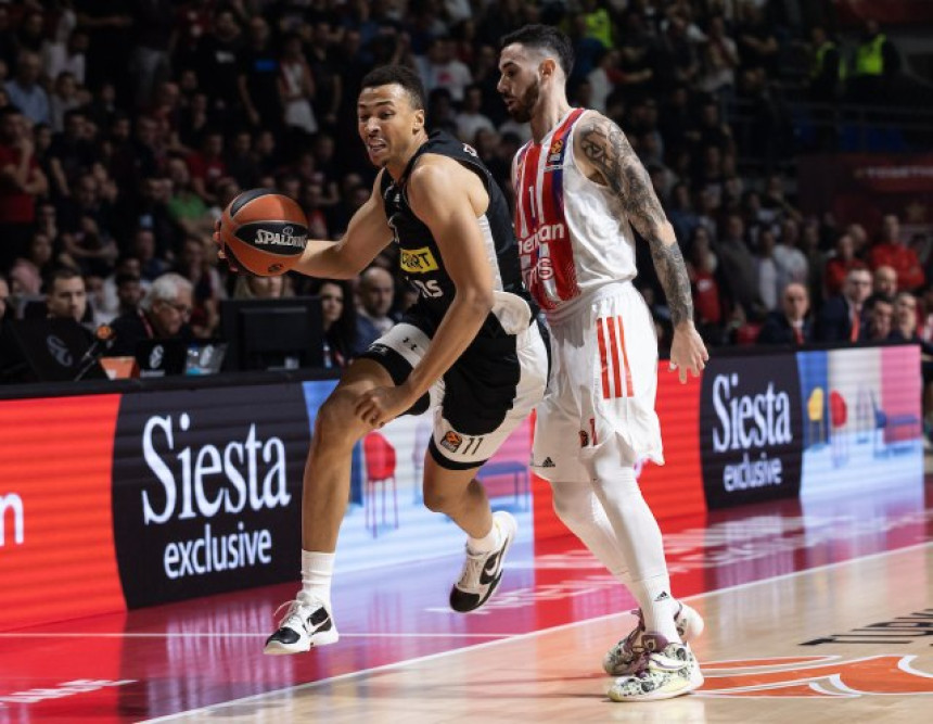 Partizan srušio Crvenu Zvezdu u prepunom Pioniru