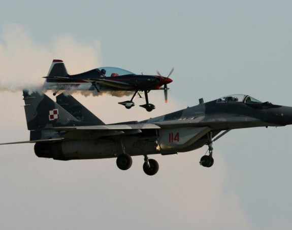 Пољска у тајности Украјини доставила борбене авионе