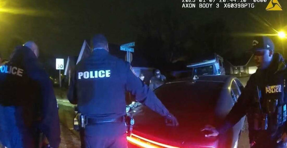 Policajci brutalno pretukli mladića (VIDEO)