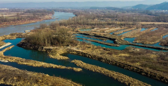Rupe umjesto njiva zbog iskopavanja šljunka
