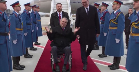 Zeman doputovao u zvaničnu posjetu, dočekao ga Vučić