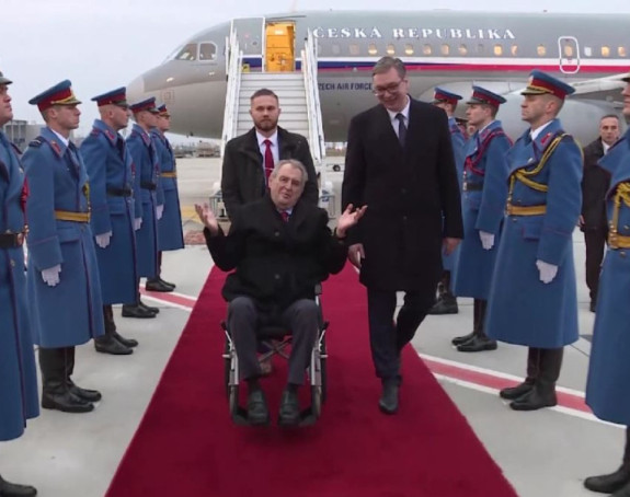 Земан допутовао у званичну посјету, дочекао га Вучић
