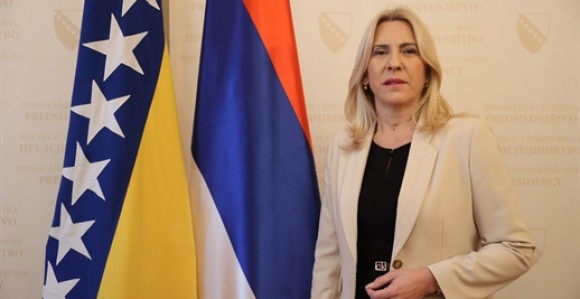 Иде на молитвени доручак, а потом и на дружење са нашом дијаспором