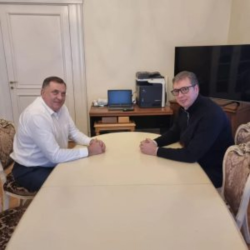 Vučić najavio posjetu i pomoć siromašnim opštinama u Republici Srpskoj