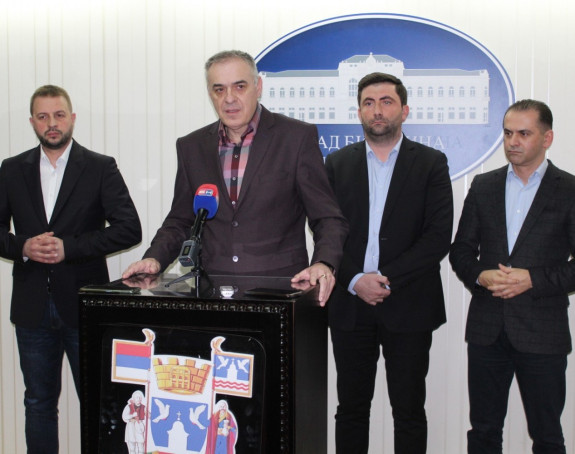SDS organizovano ulazi u ‘odbranu’ Ljubiše Petrovića