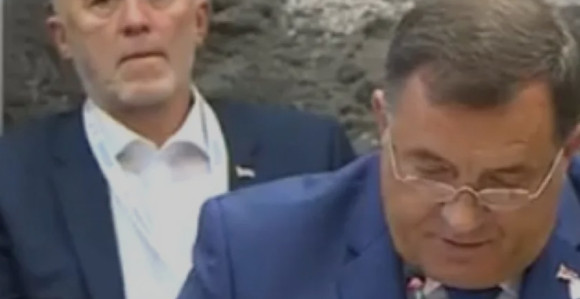 Nije Pero Simić pisao "Danasu" žaleći se na moj tvit, već je pisao Vučiću šaljući mu određene Dodikove poruke