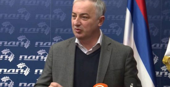 Vlast treba da vrati narodu dio novca koji su uzeli od njih