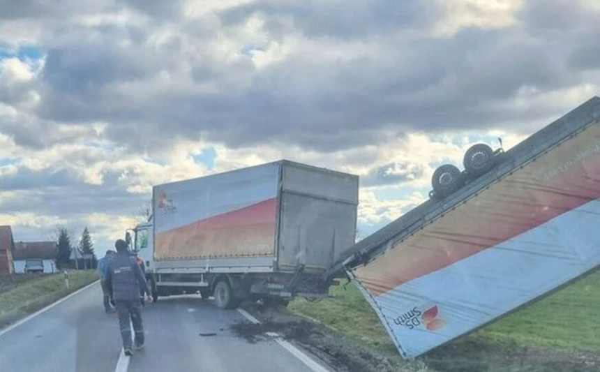 Јак вјетар широм Хрватске ствара велике проблеме