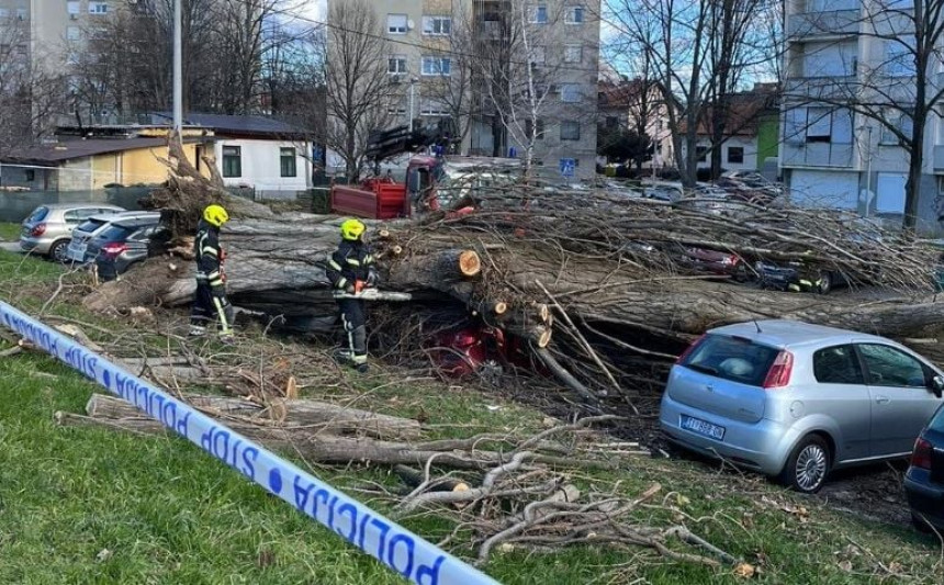 Невријеме широм ХР: У Сплиту повријеђен дјечак