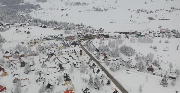 Mećava na Žabljaku, smetovi od po nekoliko metara