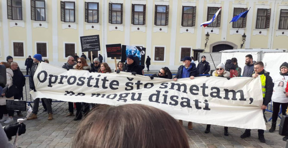 PROTEST: "Oprostite što smetam, ne mogu disati"