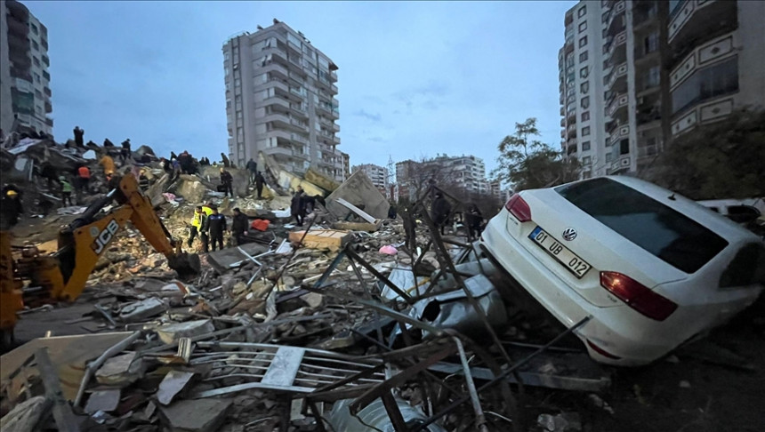 U zemljotresu u Turskoj i Siriji do sada više od 600 poginulih, 3.000 povrijeđeno