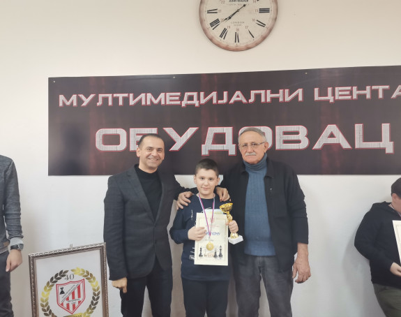 Šamac: Đorđe Lukić osvojio zlato na turniru u šahu