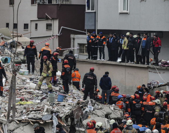 Турска: Дечак стар 14 година спашен из рушевина