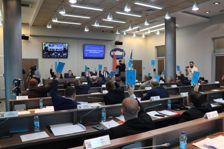 SNSD sa partnerima donio odluku o opozivu Petrovića