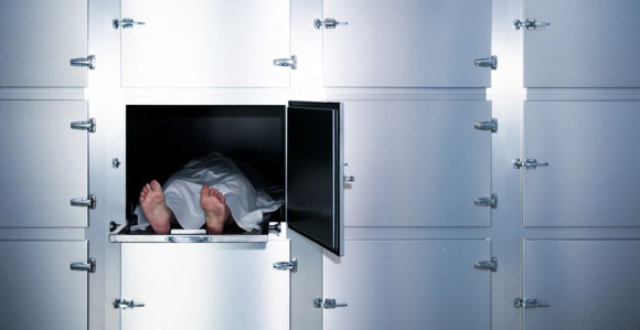 Proglasili je mrtvom a posle je našli kako diše u mrtvačnici!