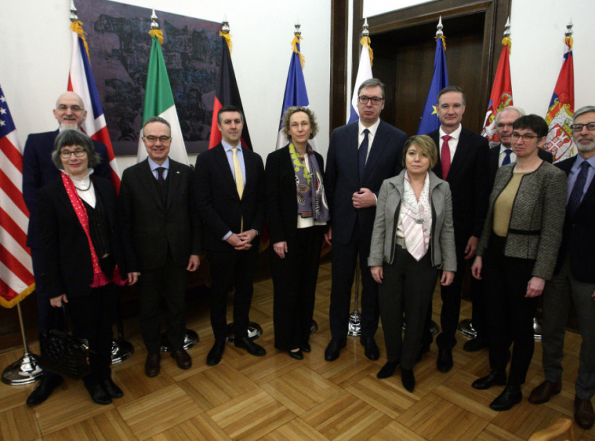 Vučić na sastanku sa ambasadorima Kvinte o KiM