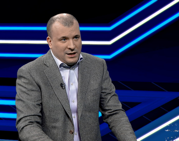 Dodik je kamen oko vrata Srbiji