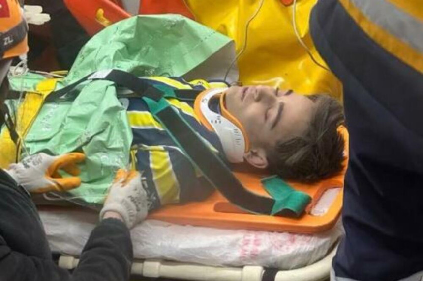 Izvučen nakon 119 sati, prvo je upitao OVO (FOTO)