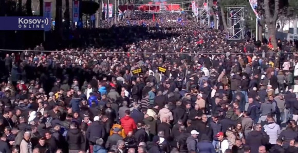 Protest u Tirani, opozicija traži ostavku Rame