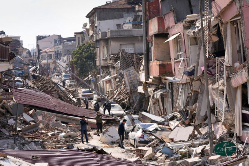 Turska hapsi izvođače radova na srušenim zgradama