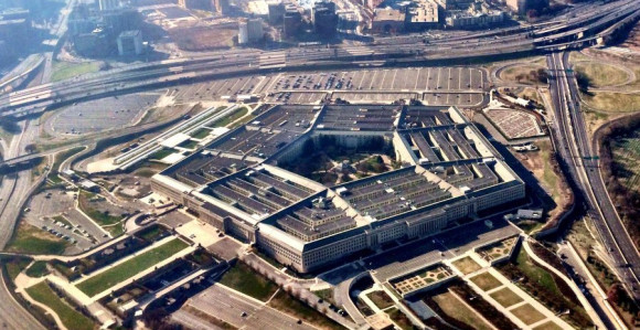 SAD:Avioni skidaju misteriozne objekte sa neba