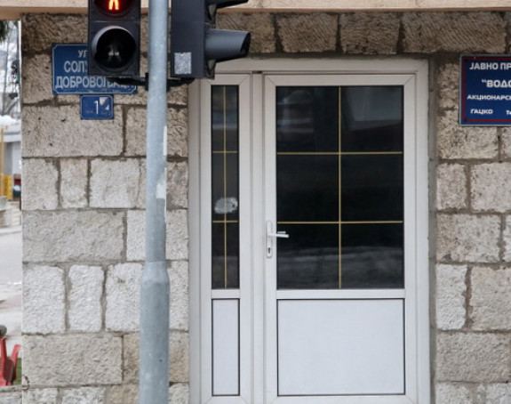 Zavijen i zatrpan ventil - Gacko od juče bez vode