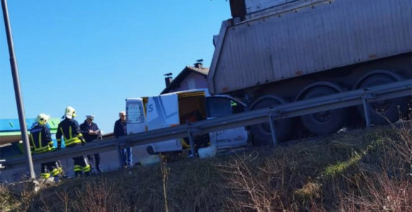 Kolaps kod Banjaluke, sudar kedija i kamiona