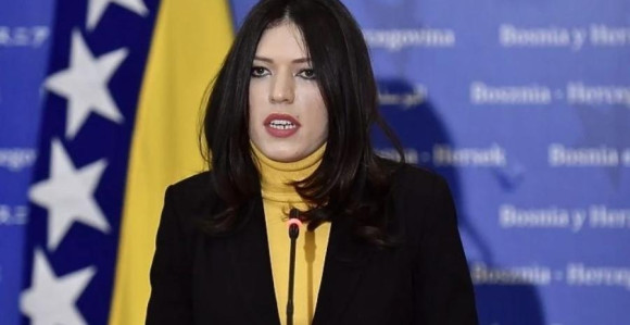 Najpametnija SNSD-ovka se boji da nam NATO kroz pomoć ne podvali otrove?!