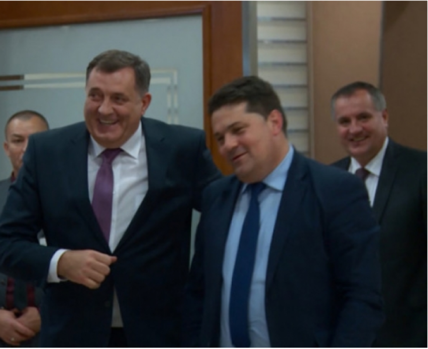 Dodik, Stevandić i Višković naručili 7 tona pomfrita