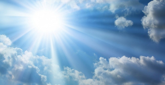 Sunčano i toplo vrijeme, na istoku oblačno