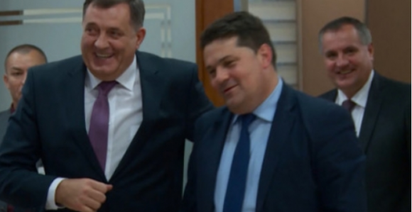 Dodik, Stevandić i Višković naručili 7 tona pomfrita