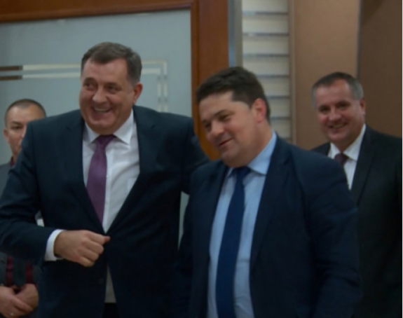 Dodik, Stevandić i Višković naručili 7 tona pomfrita