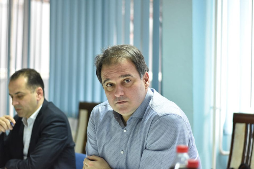 To je Dodik, jedno priča, a sasvim drugo radi