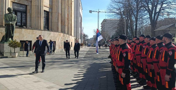 Ko nema vojsku postrojava i civilnu zaštitu