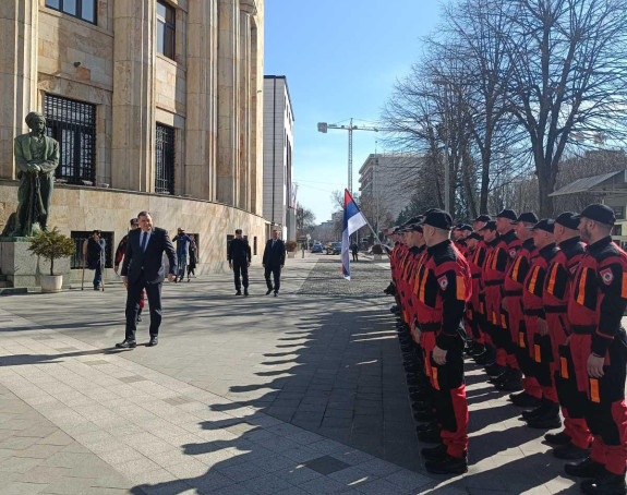 Ko nema vojsku postrojava i civilnu zaštitu