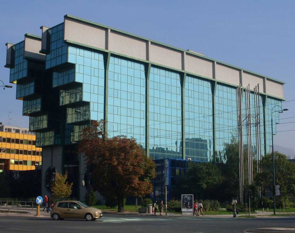 Trojac tražio novac za zapošljavanje u "Elektroprenosu"