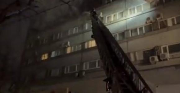 Haos u Moskvi: Požar u zgradi, šest osoba poginulo