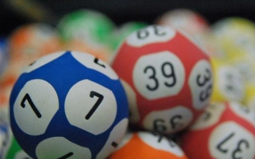 Čovek osvojio lutriju 14 puta, na prevaru uzeo milione ali legalno!