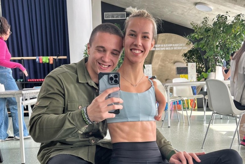 Djevojka sa krilima postala mama (FOTO)