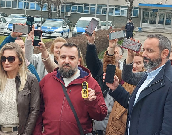 Подршка колеги Морачи: Протест новинара због полицијске тортуре