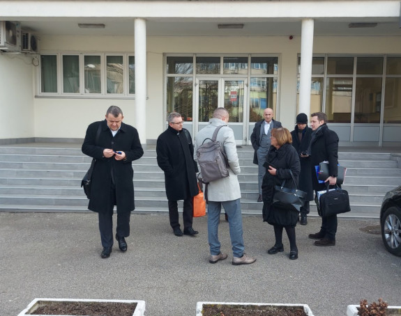 Зељковић и остали: Медицинска опрема била потребна