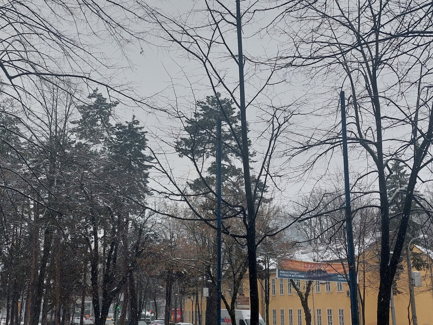 Danas oblačno i suvo vrijeme, slab snijeg ponegdje